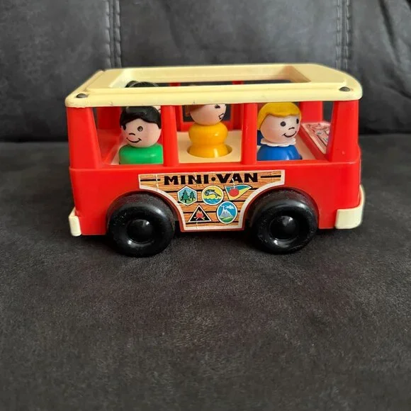 Vintage Fisher Price Mini Van Toy With Little People Figures - Picture 2 of 7